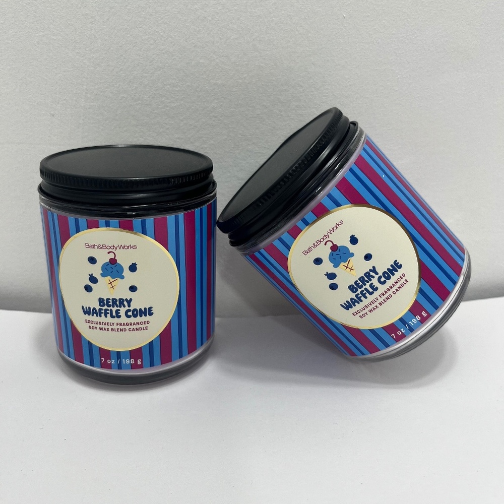 2×‎ Bath & Body Works Berry Waffle Cone Single‑Wick Candles – New Unused - Picture 1 of 4